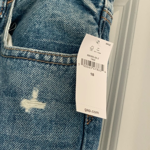 Gap-Kids Original Fit Jeans with Washwell™
Boys Size 18 - Picture 3 of 7